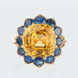 Cartier. Seltener, natürlicher Yellow-Saphir Ring mit blauen Saphiren. - photo 1