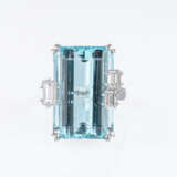 Farbintensiver Aquamarin-Diamant Ring. - фото 1