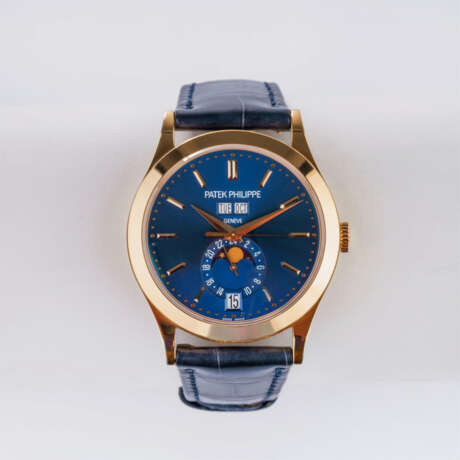 Patek Philippe. Herren-Armbanduhr 'Annual Calendar Blue'. - photo 1