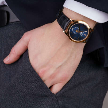 Patek Philippe. Herren-Armbanduhr 'Annual Calendar Blue'. - photo 4