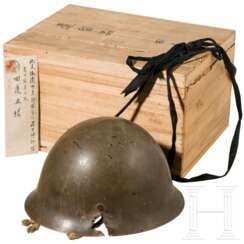 Stahlhelm Typ 90 in Holzbox