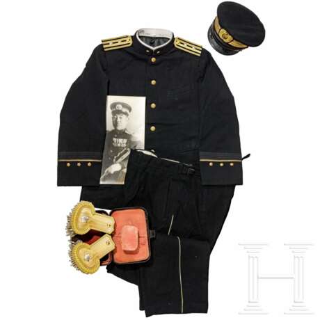 Uniformgruppe eines hohen japanischen Polizeioffiziers, um 1930 - 1950 - photo 1