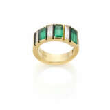 SCAVIA | Octagonal emerald and baguette diamond ye… - Foto 2