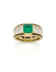 Octagonal ct. 1.50 circa emerald, baguette diamond…