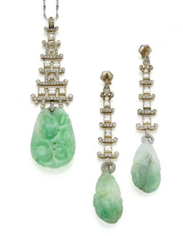 Round and carré diamond, carved jade and white gol… - photo 1