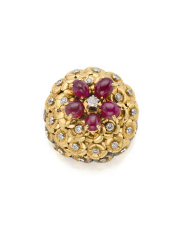 MAUBOUSSIN | Diamond, cabochon ruby and yellow gol… - Foto 1