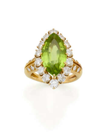 VAN CLEEF & ARPELS | Marquise ct. 7.00 circa olivi… - photo 1