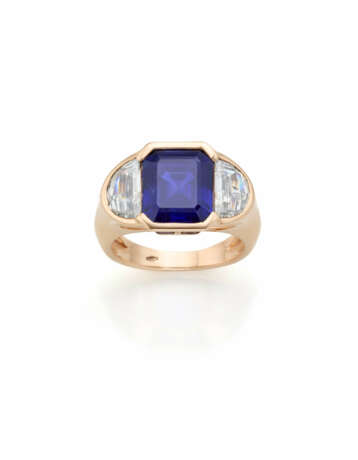 Octagonal ct. 6.67 sapphire and crescent moon shap… - photo 1