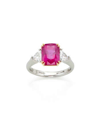 BULGARI | Cushion cut ct. 4.34 ruby, triangular di… - photo 1