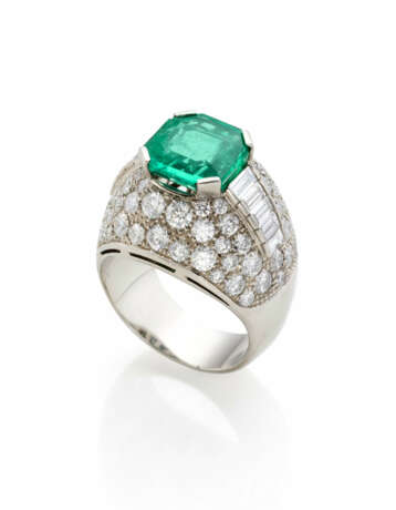 BULGARI | Octagonal ct. 4.40 circa emerald, diamon… - фото 1