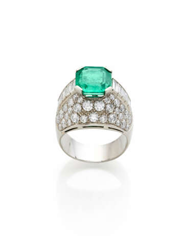 BULGARI | Octagonal ct. 4.40 circa emerald, diamon… - фото 2