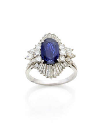 Oval ct. 2.00 circa sapphire white gold ring accen… - photo 1