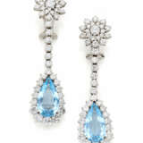 Pear shaped blue topaz and diamond white gold pend… - фото 1