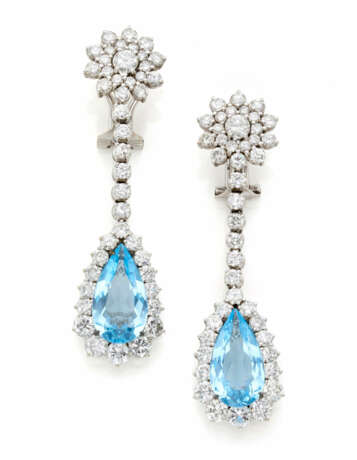 Pear shaped blue topaz and diamond white gold pend… - фото 1