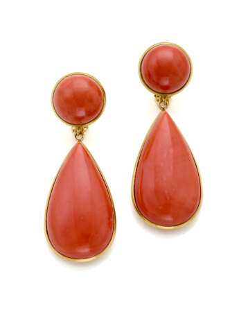 Coral and yellow gold pendant earrings, g 40.98 ci… - фото 1