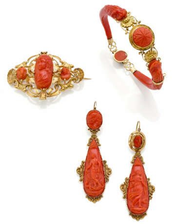 Sculpted orange coral and yellow gold jewellery se… - фото 1