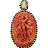 Carved red coral, pear shaped ct. 4.20 circa emera… - фото 1