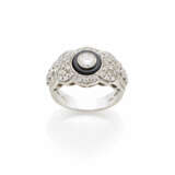 Diamond and onyx white gold ring, diamonds in all … - Foto 1