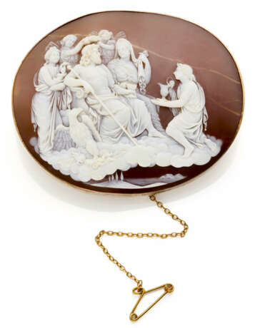 Mythological shell cameo with yellow 9K gold and g… - photo 1