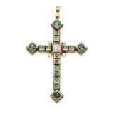 Emerald and old mine diamond yellow chiselled gold… - Foto 1