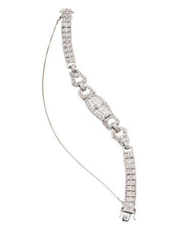 Round, baguette and marquise diamond and platinum … - Foto 2