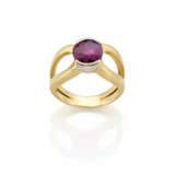 Oval ct. 2.50 circa ruby and bi-coloured gold ring… - фото 1