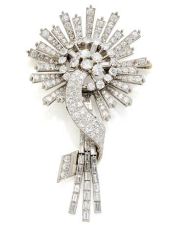 Round and baguette diamond platinum brooch accente… - Foto 1