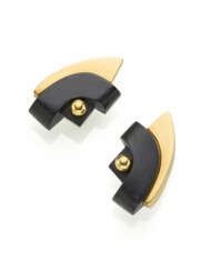 SOPHIA VARI | Ebonised wood and yellow gold earrin…