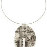 ARNALDO POMODORO | Silver necklace holding an oval… - фото 1