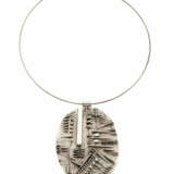 ARNALDO POMODORO | Silver necklace holding an oval… - фото 2