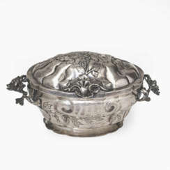 A sugar bowl. Hamburg, circa 1761 - 1769, Johann Conrad Otersen