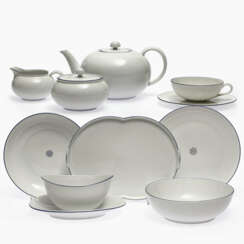 A 93-piece "Lotos" tea and dinner service. Nymphenburg, 1975-1996, 1997-2007, Wolfgang von Wersin