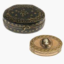 A gold box with cameo in original leather case. German, circa 1800/10