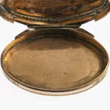 A gold box with cameo in original leather case. German, circa 1800/10 - photo 2