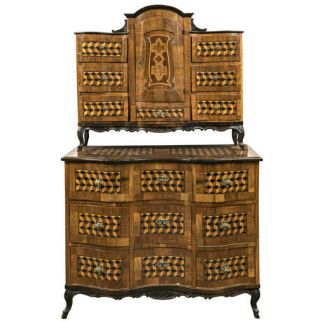 A bureau cabinet. South German, including use of parts from the 18th century - photo 2