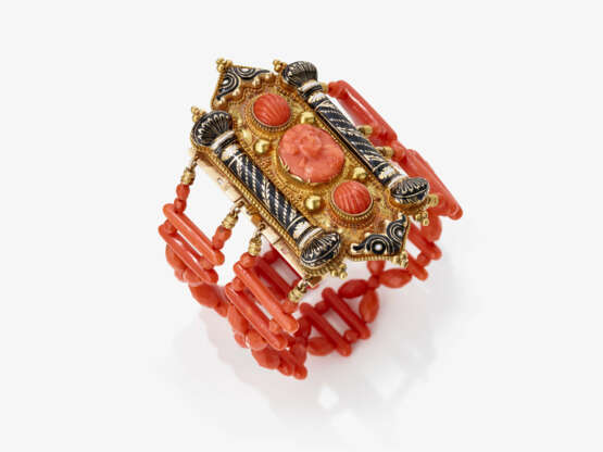 A bracelet with corals and enamel. Probably Italy/Naples, circa 1860 - 1870 - photo 1