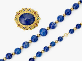 A brooch with large lapis lazuli cabochon and micromosaic. Probably Rome, circa 1870