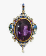 Anhänger und Pendants. Anhänger mit großem Amethyst, Rubinen, Saphiren, Perlen und Email. Vermutlich Frankreich, um 1870 bis 1880