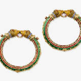 A pair of bangles with lion heads, white sapphires, rubies and enamel. India, 20th century - photo 3