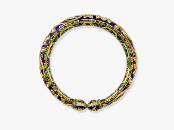 A bangle with white sapphires and enamel. India, probably Rajasthan, late 19th / early 20th century - photo 2