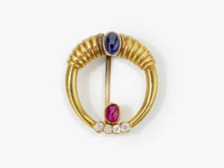 A brooch with sapphire, ruby and diamonds. Saint Petersburg, circa 1900, FABERGÉ, Meister August Wilhelm Holmström (1829-1903)