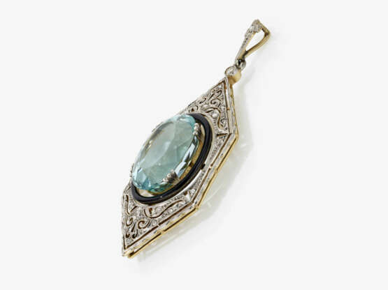 A pendant with aquamarine and diamonds. Germany, circa 1920 - photo 2