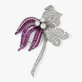 A fancy jewel "orchid" brooch decorated with brilliant-cut diamonds and rubies. Germany, Southern Germany, 1970s - фото 1