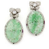 Diamond, carved jade and platinum pendant earrings… - photo 1