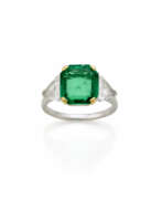 Bulgari. BULGARI | Octagonal ct. 4.16 emerald and triangula…