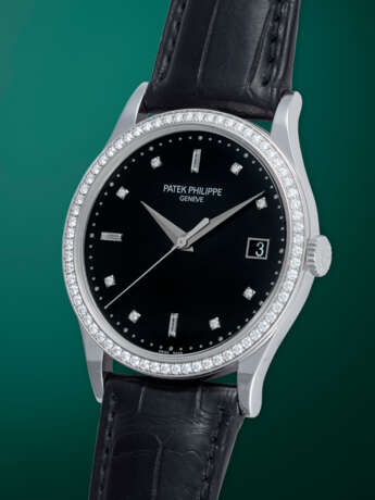 PATEK PHILIPPE REF. 5297G-001, AN ATTRACTIVE GOLD AND DIAMOND-SET WRISTWATCH WITH A BLACK DIAMOND-SET DIAL - photo 2