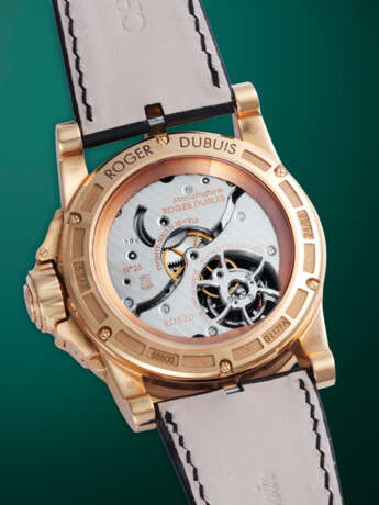 ROGER DUBUIS, EXCALIBUR, A LIMITED EDITION GOLD AUTOMATIC FLYING TOURBILLON WRISTWATCH - photo 3