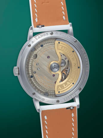 A. LANGE & SÖHNE, SAXONIA, A GOLD AND DIAMOND-SET AUTOMATIC WRISTWATCH WITH MOTHER OF PEARL DIAL - фото 3