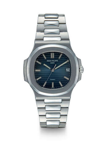 PATEK PHILIPPE, NAUTILUS REF. 5711/1A-010 ‘TIFFANY’, A RARE AND ATTRACTIVE STAINLESS STEEL AUTOMATIC WRISTWATCH RETAILED BY TIFFANY & CO. - фото 1