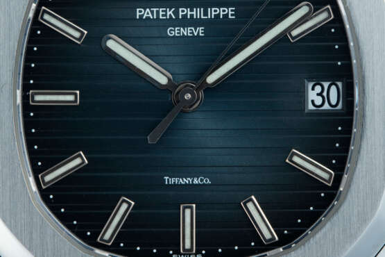 PATEK PHILIPPE, NAUTILUS REF. 5711/1A-010 ‘TIFFANY’, A RARE AND ATTRACTIVE STAINLESS STEEL AUTOMATIC WRISTWATCH RETAILED BY TIFFANY & CO. - фото 2